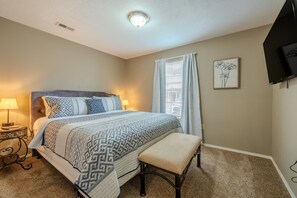 3 bedrooms, iron/ironing board, free WiFi, bed sheets