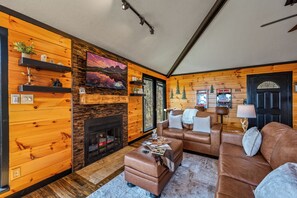 Smart TV, chimenea y videojuegos 