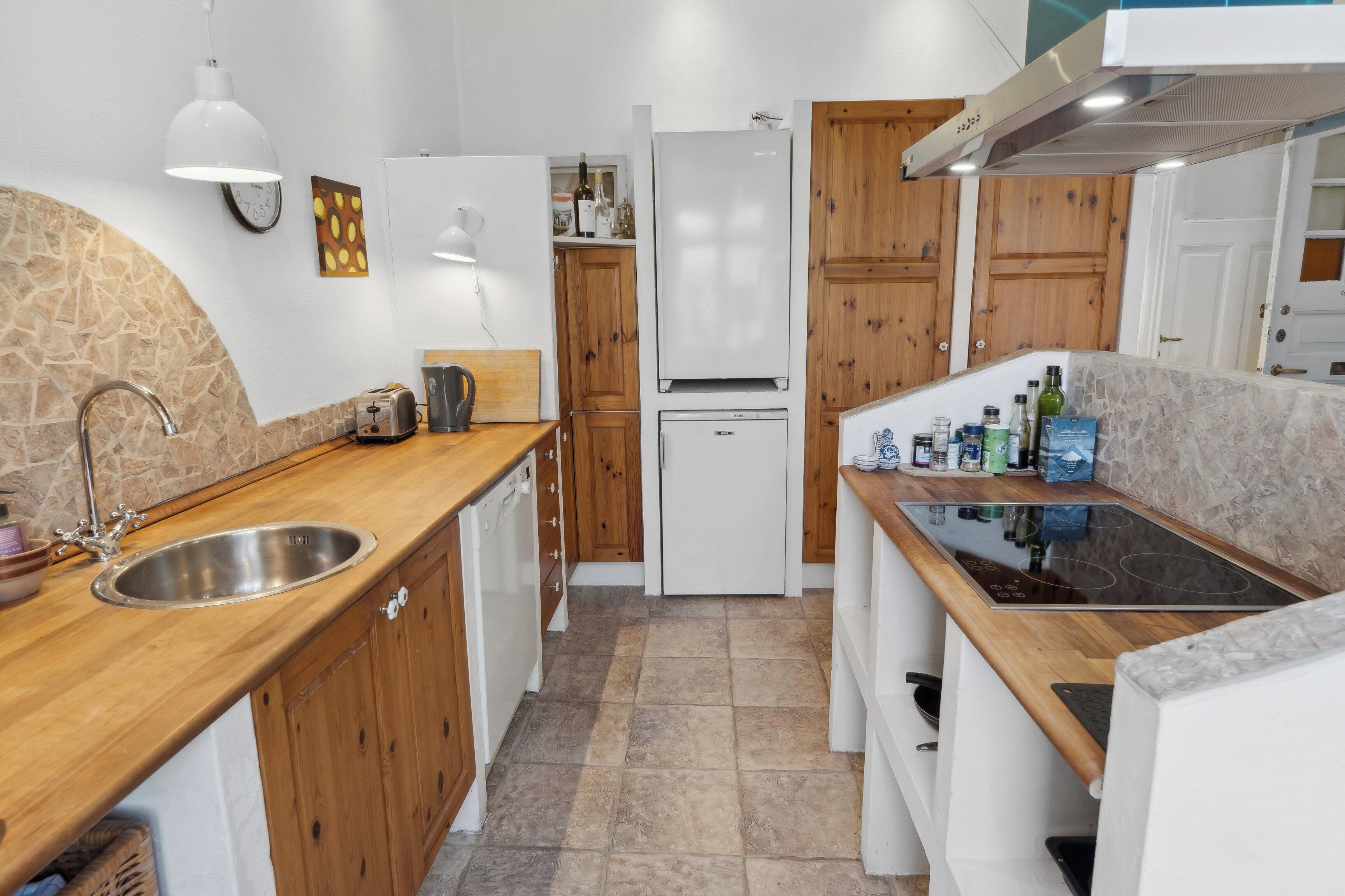 冰箱、微波炉、烤箱、炉灶