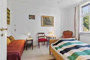3 camere