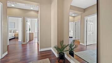 4 bedrooms, WiFi, bed sheets