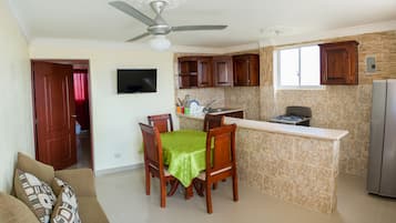 Family Apartment, City View | Living room