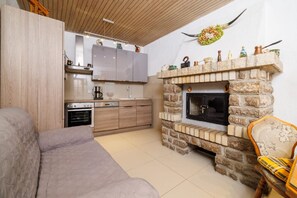 House | Private kitchen - Adorable Home With Bubble Bath (Vinodol)