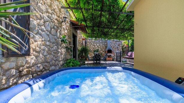 Spa treatment - Adorable Home With Bubble Bath (Vinodol)