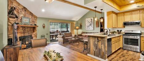 Frigorifero, microonde, forno, piano cottura