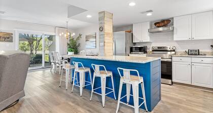 Luxe 2BR/2.5BA Marsh View Villa Near Harbour Town - Stoney Splash - 260 Stoney Creek Road