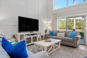 Smart TV - Luxe 2BR/2.5BA Marsh View Villa Near Harbour Town - Stoney Splash - 260 Stoney Creek Road (Hilton Head Island)