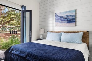 4 bedrooms, internet - Converted, restored luxury stables on private estate. (Seabrook Island)