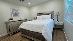 4 bedrooms, free WiFi, bed sheets, wheelchair access