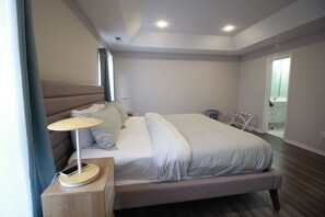 4 chambres, fer et planche à repasser, Wi-Fi, draps fournis