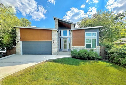 Luxury Modern Home Frost/Freeman/Pearl/Riverwalk