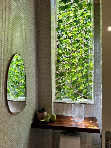 Cozy chalet in harmony with nature in the Tijuca Forest in Rio de Janeiro.