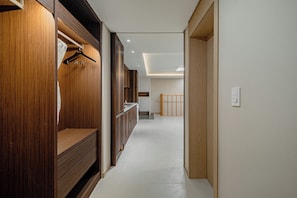3 bedrooms, premium bedding, down duvets, pillow-top beds