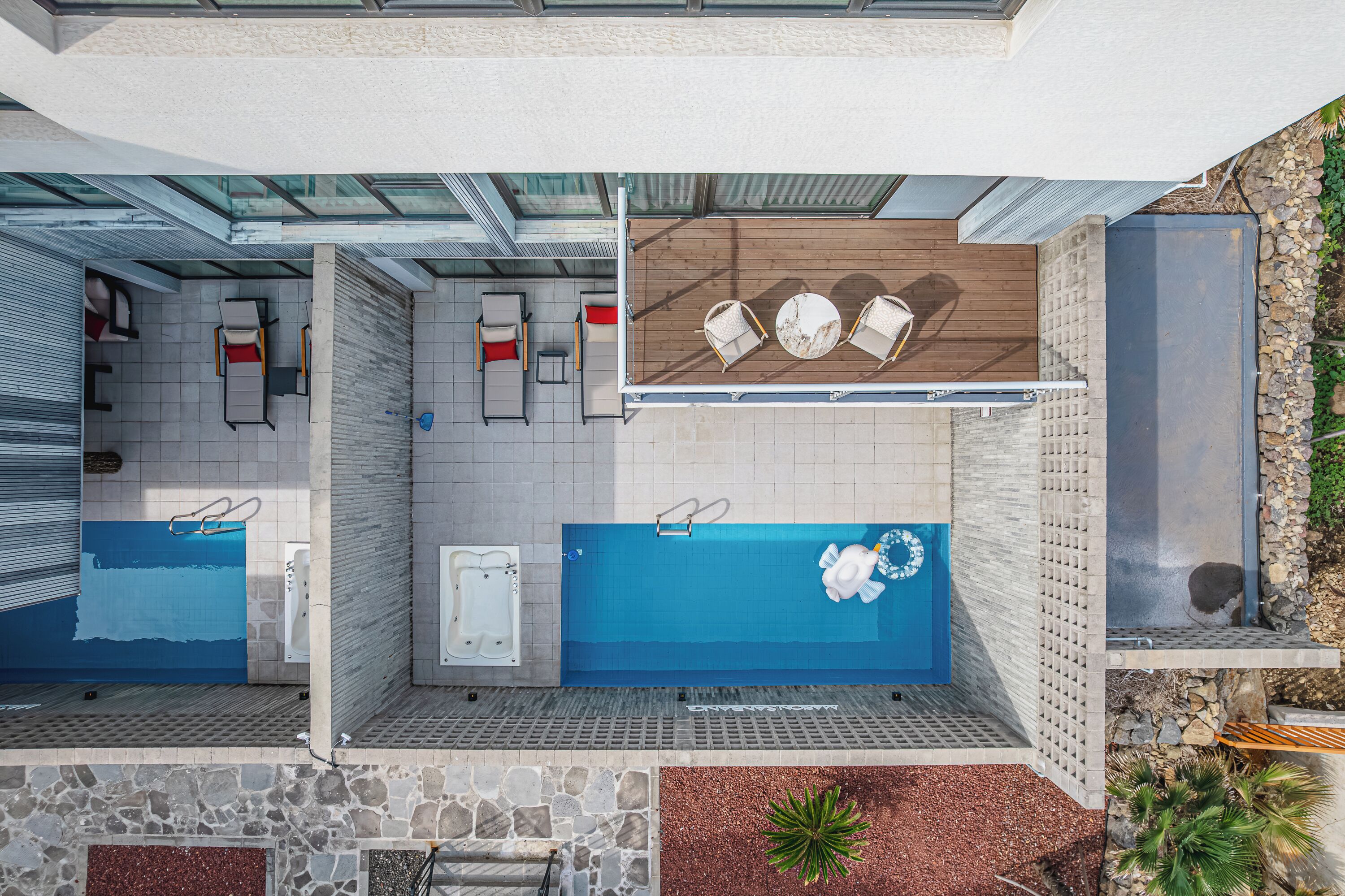 Family Townhome, Pool View | Courtyard view