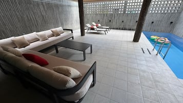 Private pool