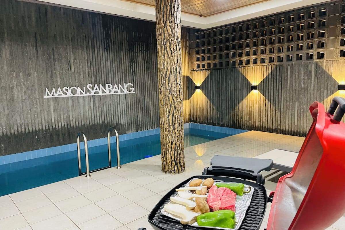 3 bedrooms, premium bedding, down duvets, pillow-top beds