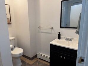 Toallas, jabón y papel higiénico