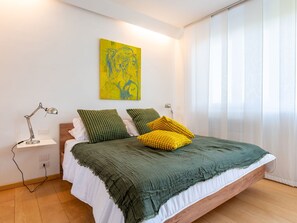3 bedrooms, Internet