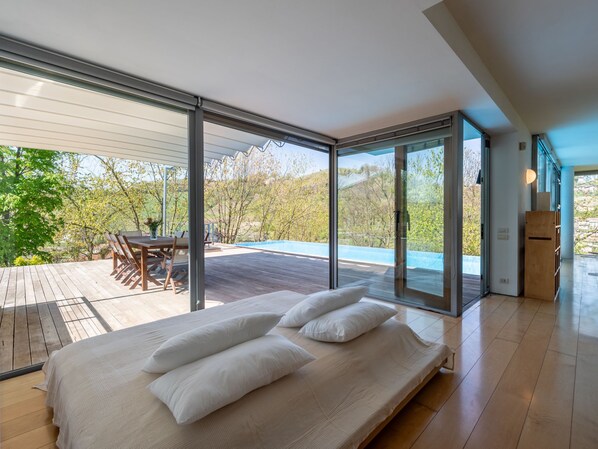 3 bedrooms, Internet