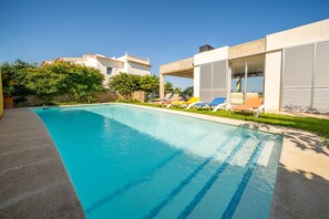 Pool - Villa in L'escala Near Illa Mateua Beach (L'Escala)
