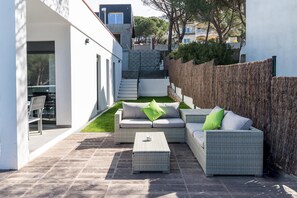 Villa | Balcony