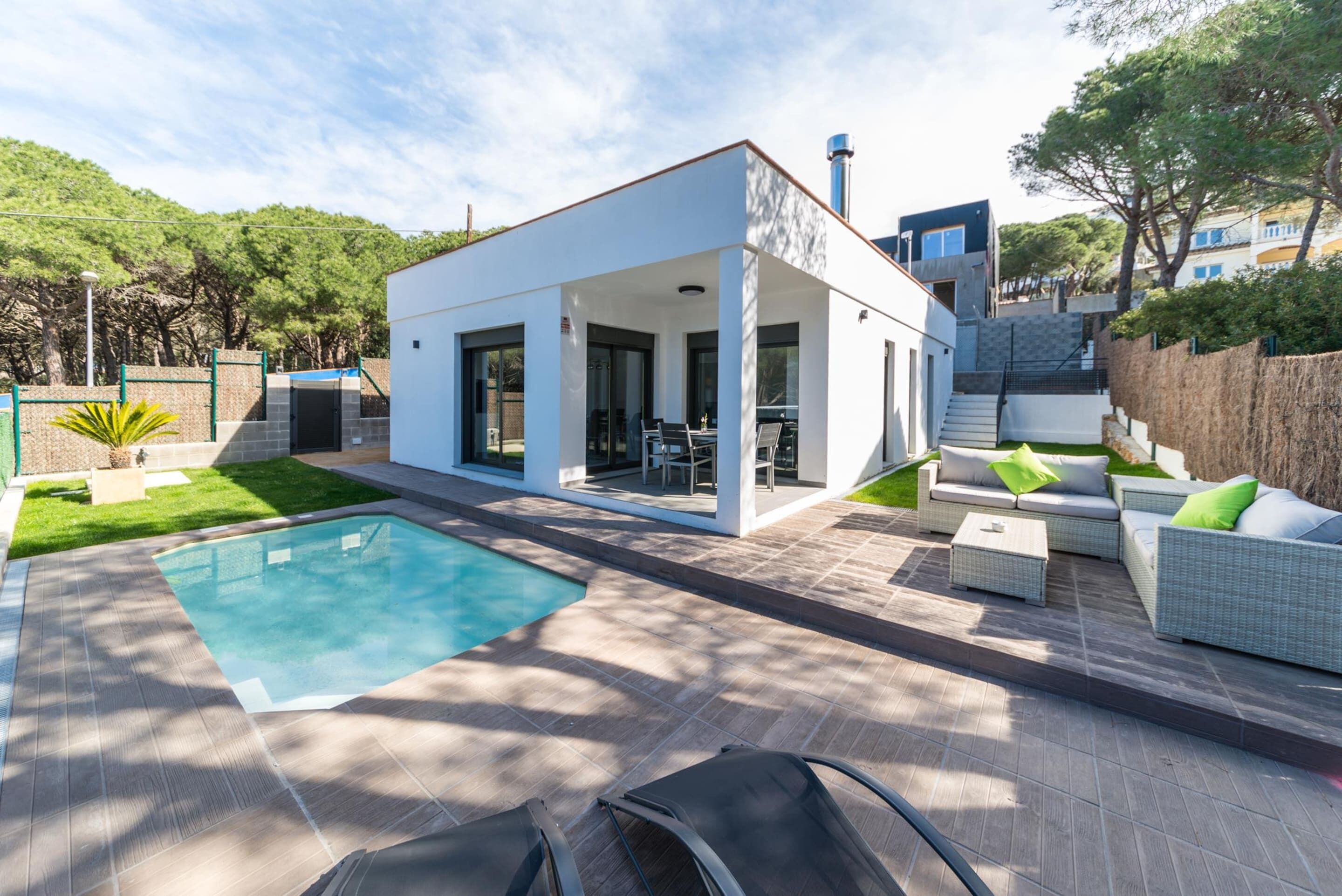 Villa | Restaurante al aire libre