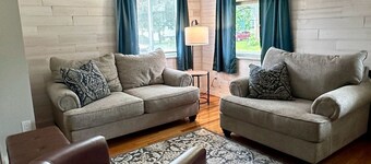 2-bedroom house in Glens Falls 8 Minutes From Lake George