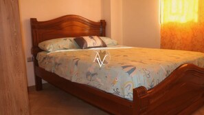 3 bedrooms, WiFi, bed sheets - Wake Up to an Ocean View from Your Private Balcony (General Villamil)