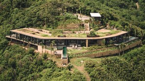 Exterior - Villa Kastil Utara - 6 Bedrooms • 1 Kids Room at Tampah Hills (West Nusa Tenggara)