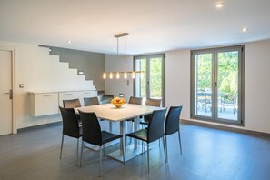 Villa | Dining
