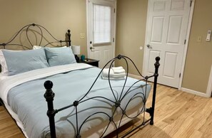 4 slaapkamers, een strijkplank/strijkijzer, wifi, beddengoed