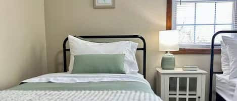 4 chambres, fer et planche à repasser, Wi-Fi, draps fournis