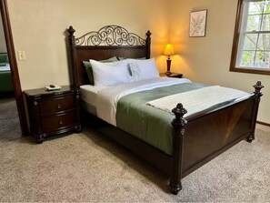 4 habitaciones, tabla de planchar con plancha, wifi y ropa de cama 