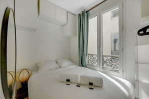 1 quarto, acesso à internet, roupa de cama