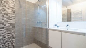 Villa | Bathroom