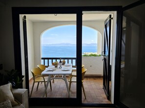 Apartment | Balcony - Apartment Near Cala de la Creu Beach (L'Escala)