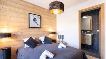 Apartment | 3 bedrooms, bed sheets