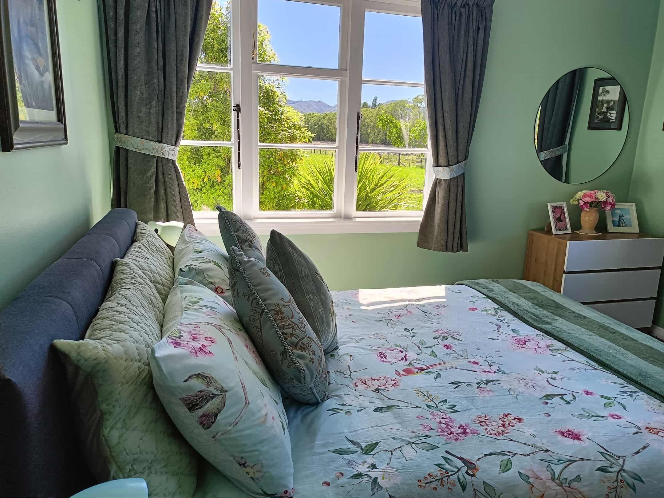 3 室のベッドルーム、アイロン / アイロン台、旅行用ベビーベッド、ベッドシーツ