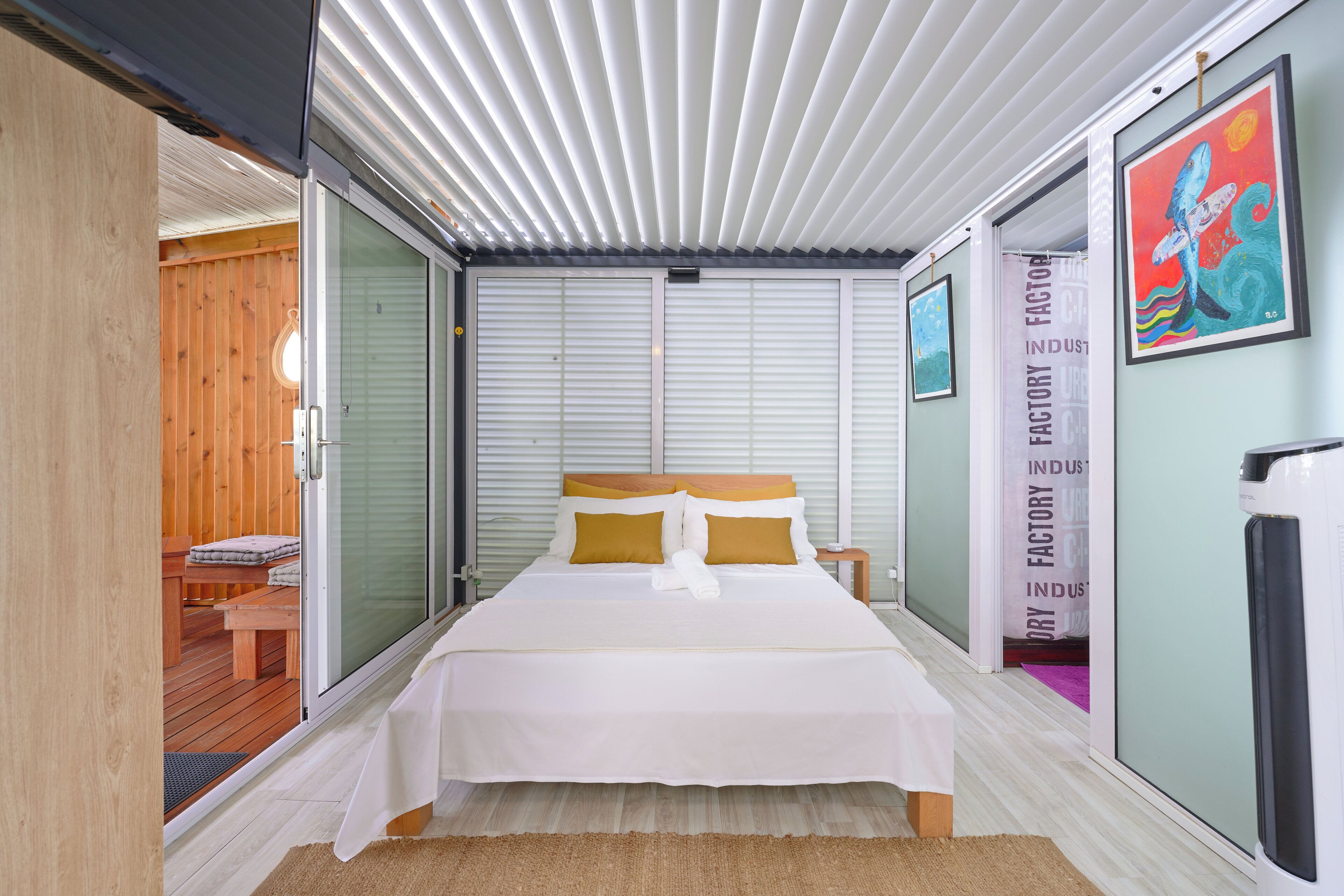 1 bedroom, in-room safe, iron/ironing board, free WiFi