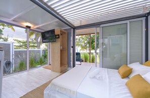 1 bedroom, in-room safe, iron/ironing board, free WiFi