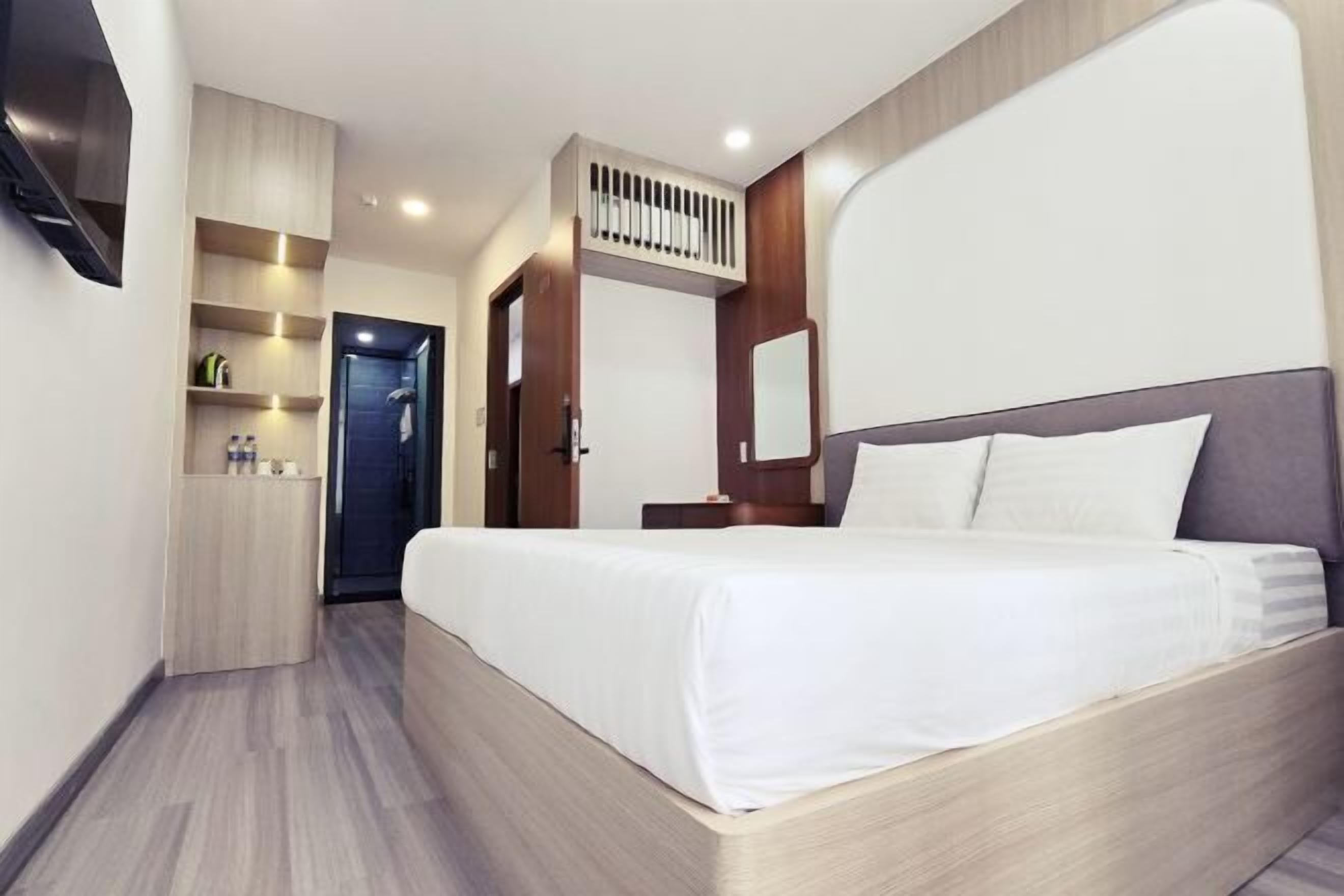 Schreibtisch, laptopgeeigneter Arbeitsplatz, kostenloses WLAN