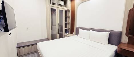 Basic Double Room | Desk, laptop workspace, free WiFi