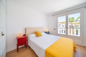 Villa | 3 bedrooms, iron/ironing board - Villa in L'escala Near Beaches & Empuries (L'Escala)