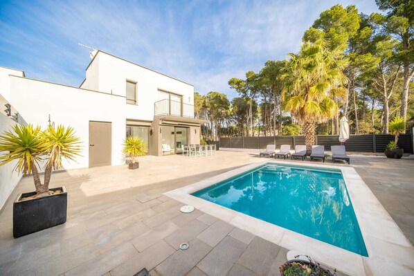 Vil·la | Piscina | Piscina coberta i piscina a l'aire lliure