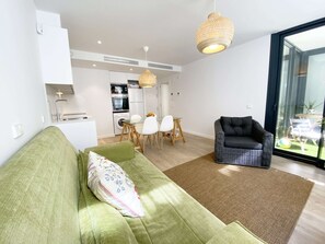 Apartment | Living room - Apartment in L'escala Near Beaches & Empuries (L'Escala)