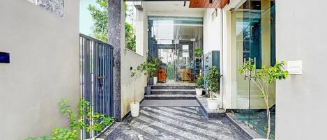 House | Reception
