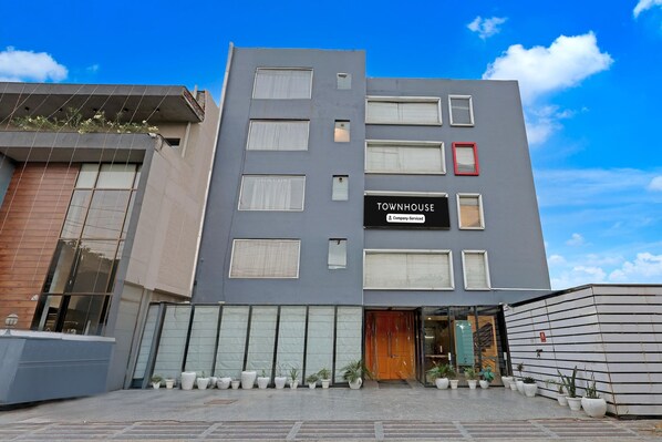 House | Exterior - Elegant Stays at Sector 57 Gurgaon (Gurugram)