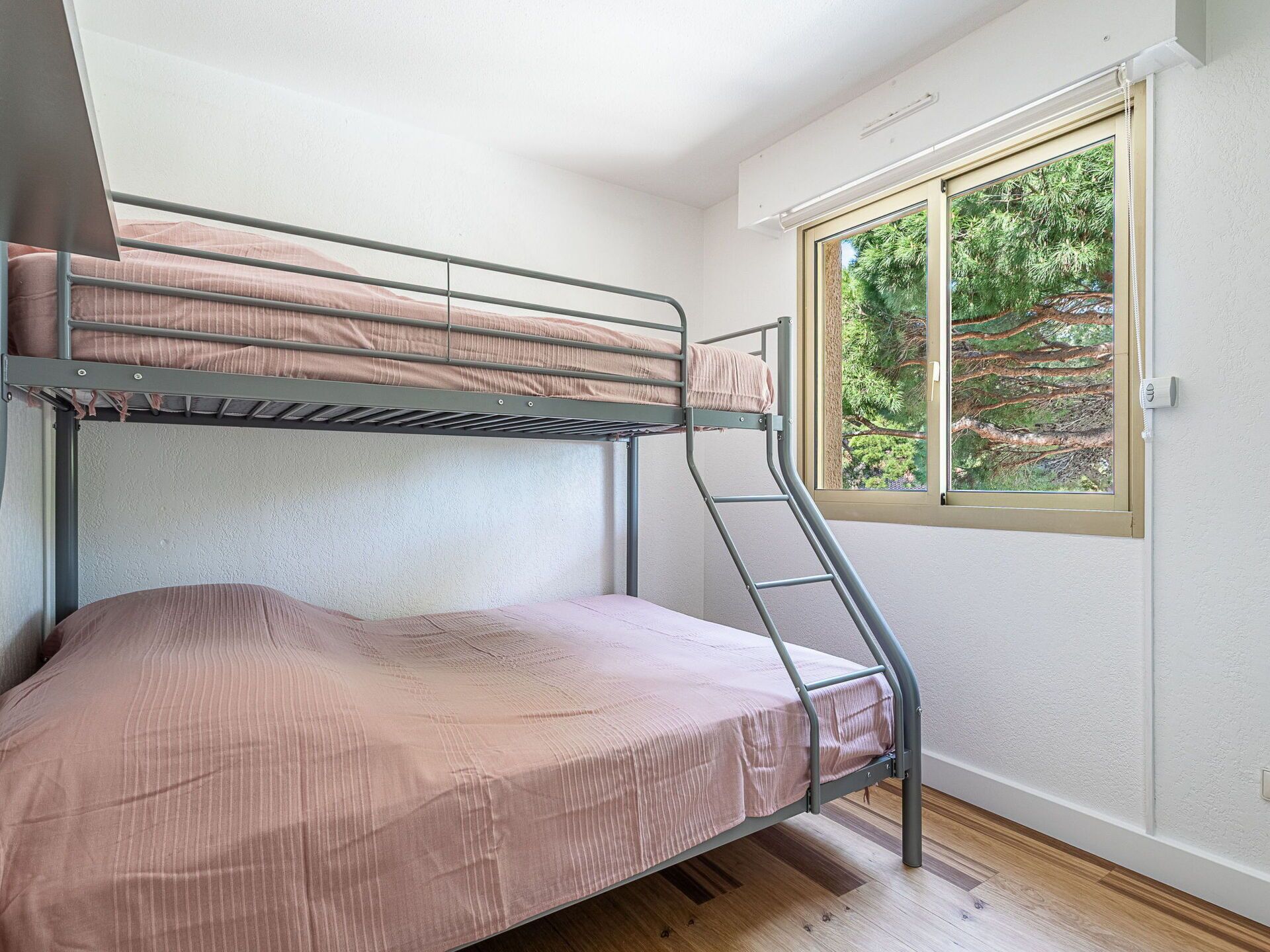 Bed, Bedroom, Interior Design, Wood, Bed Sheet, Floor, Furniture, Bedding, Flooring, Room