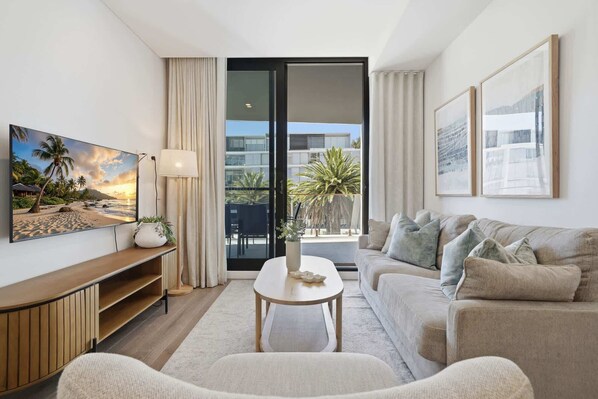TV - Fremantle 1-Bed Close to Beach & Shops (North Fremantle)