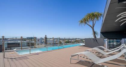 Bright Studio Stay in North Fremantle with Views